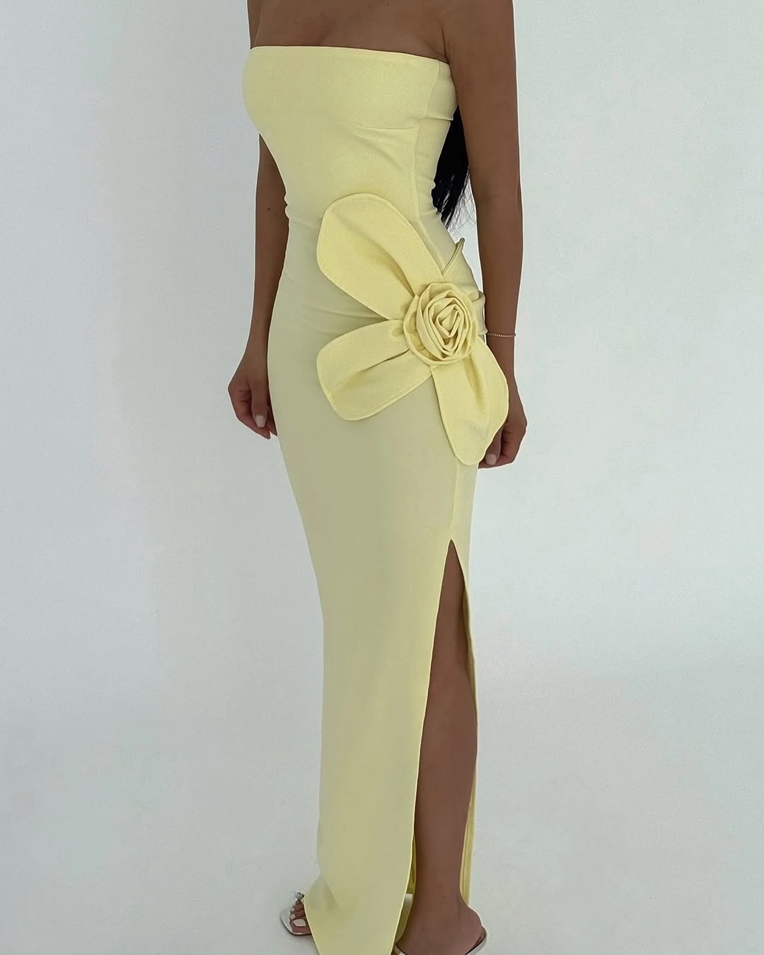 Charming Daffodil Strapless Sleeveless Floral Applique Prom Dress with Split