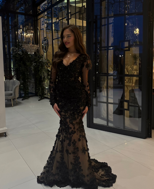 Amazing Black Long Sleeves V Neck Mermaid Prom Dress with Applique