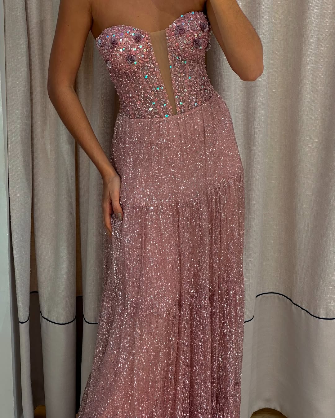 Sleeveless Deep V-Neck Strapless Sequins Prom Dress