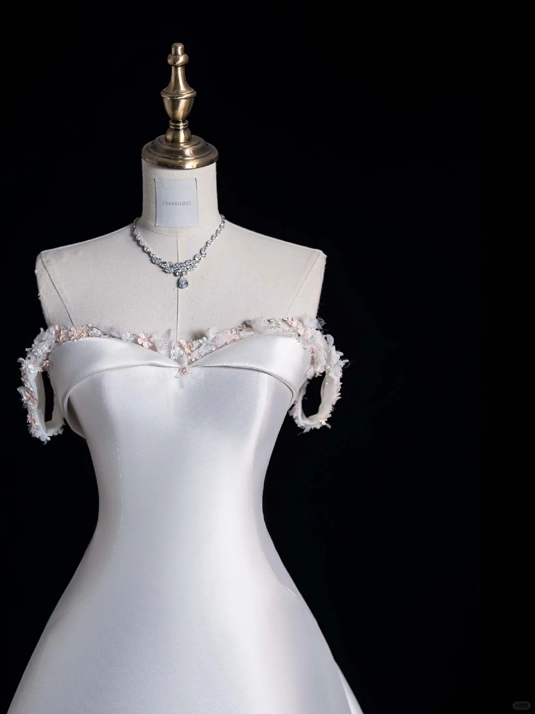 Elegant A Line Spaghetti Strap Beaded  White Satin Wedding Dress Prom Dress SH4112