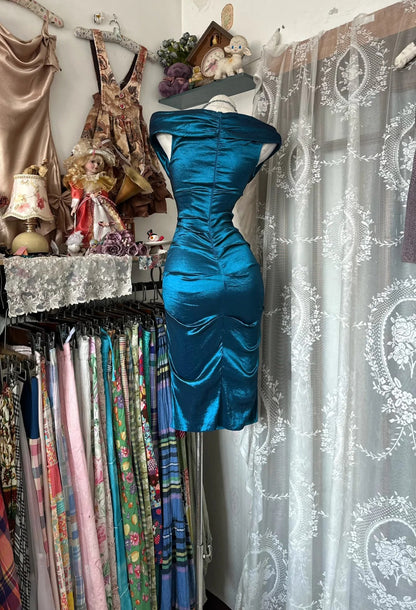 Elegant Homecoming Dress Portrait Pleated Hugging Prom Dress Back to School Outfits Party Dress  D6176