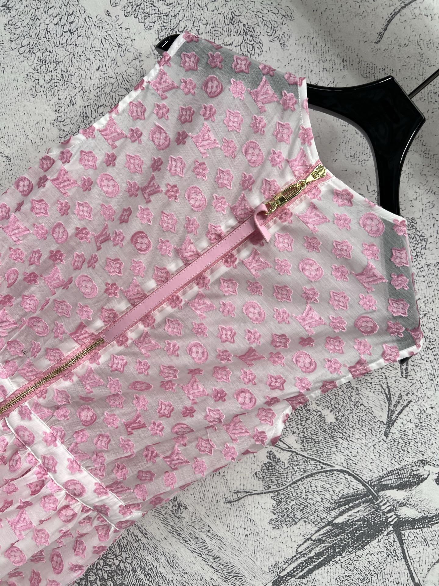 LV 25 Coin Letter Jacquard Pattern Decoration Dress Black Pink Poliester