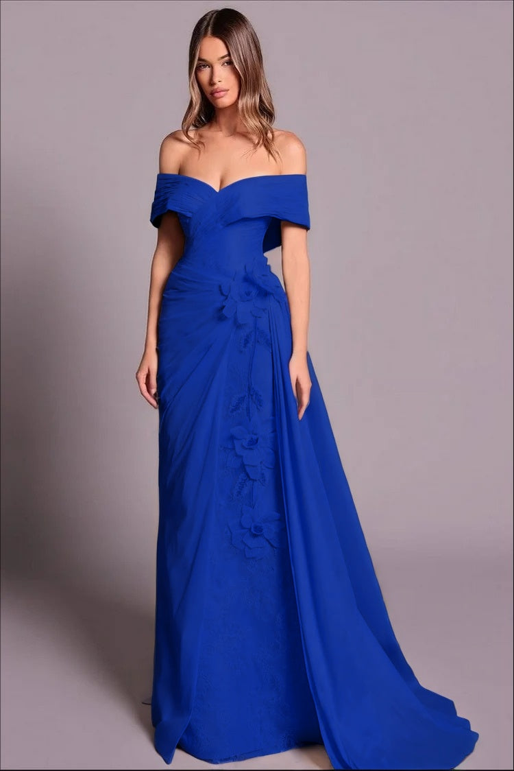 V-Neck Strapless Sleeveless Long Sheath Evening Dress With Appliques