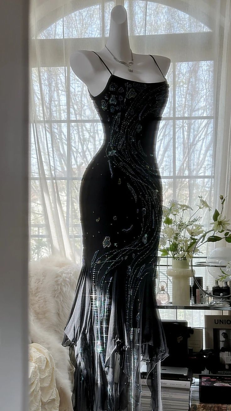 Charming Mermaid Spaghetti Strap Beaded Black Chiffon Prom Dress Evening Dress SH3364