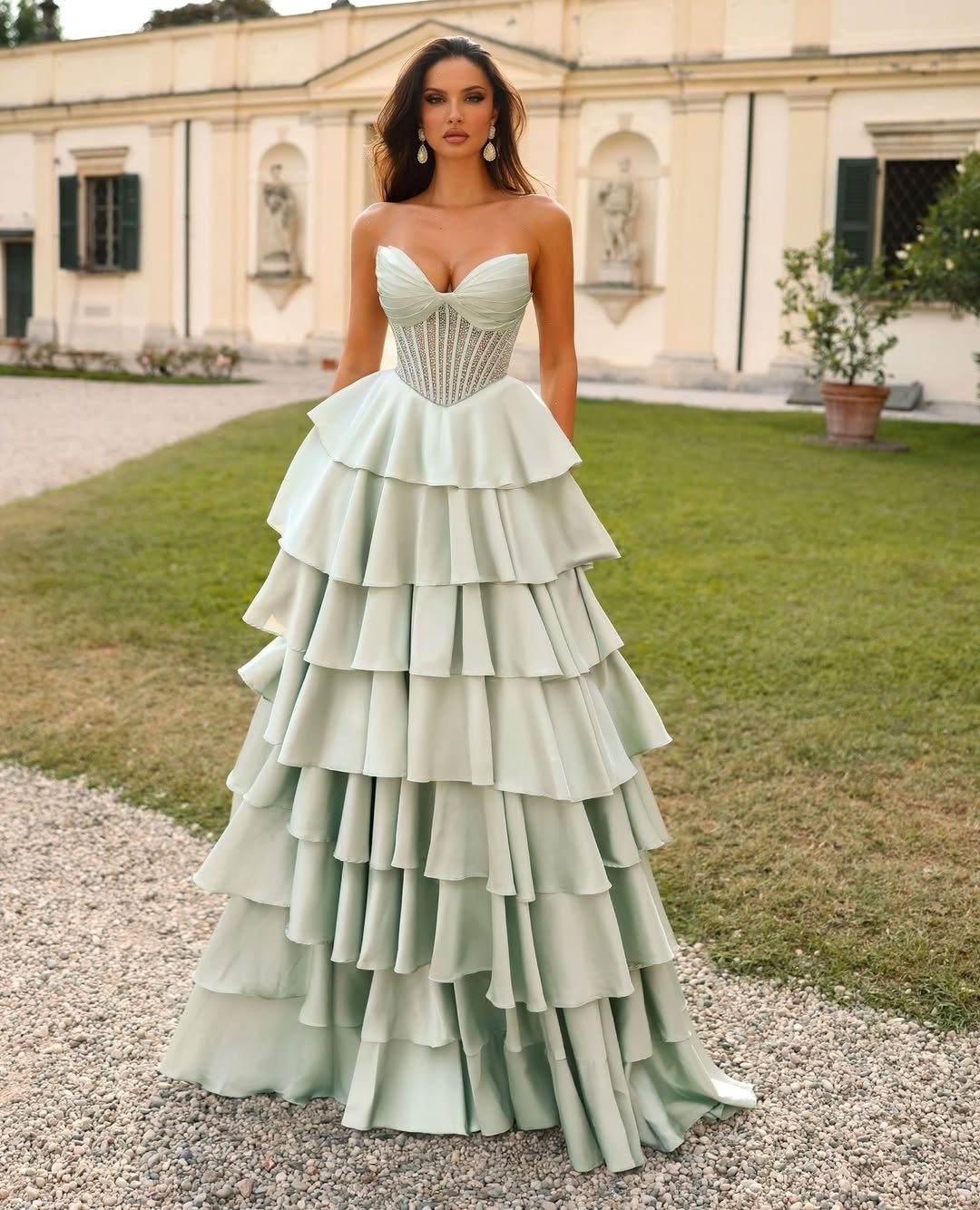 Sleeveless Strapless V-Neck Stage Beads A-Line Prom Dress