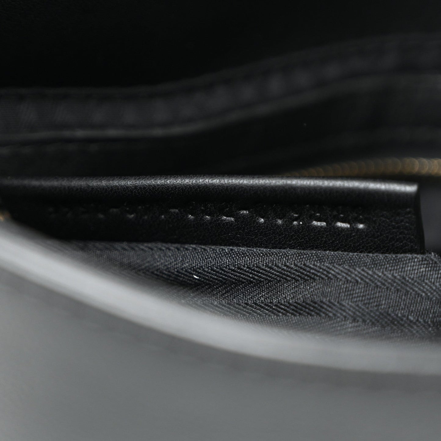 Vitello Flamingo Enamel Baguette Black