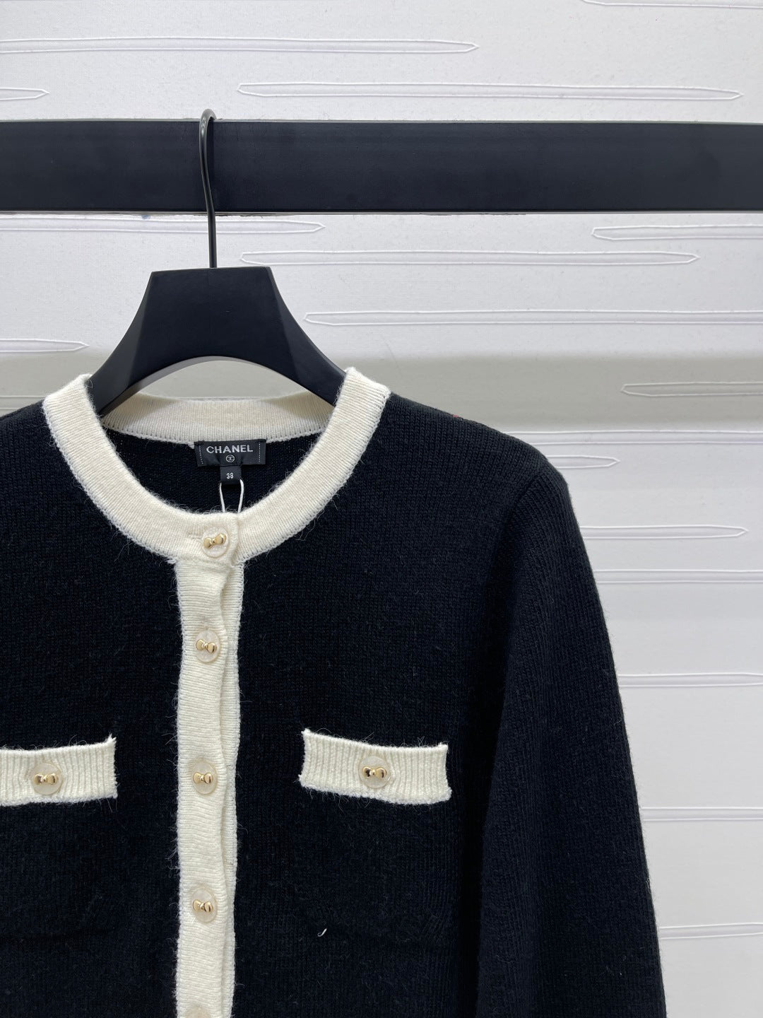 CC 25F Round-Neck Knitted Long-Sleeved Cardigan Black Wool