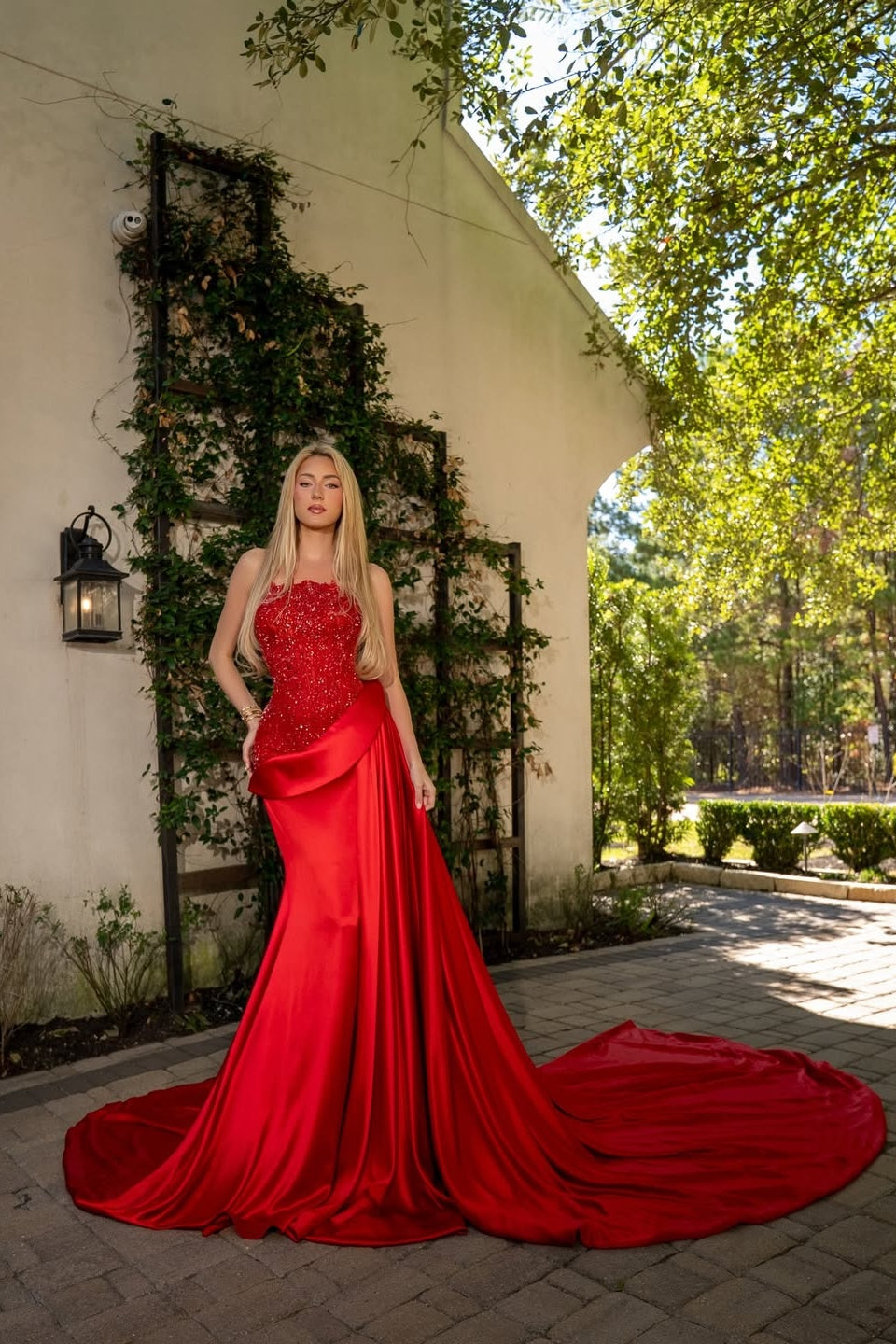 Red Sleeveless Strapless Beading Embroidery Prom Dress