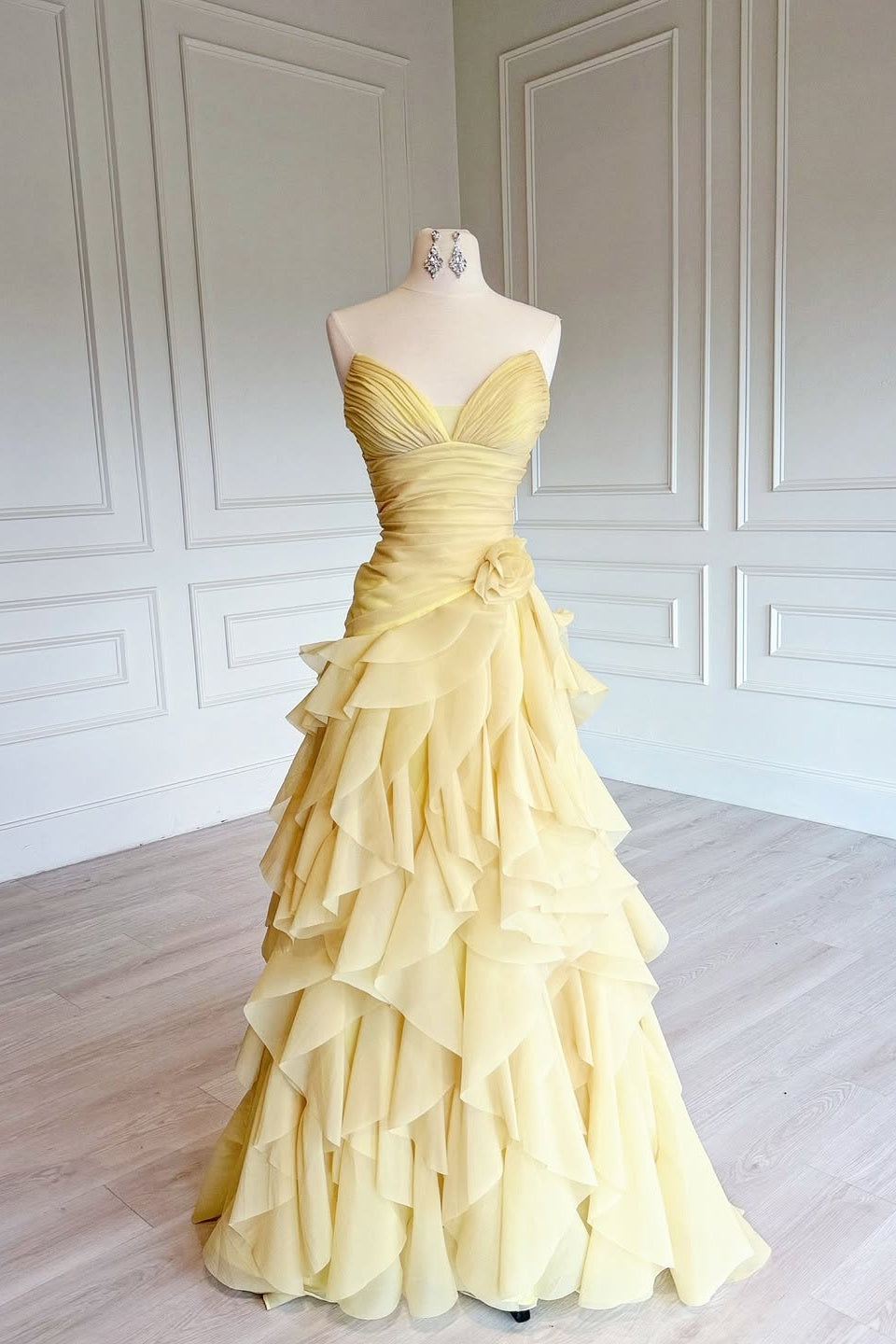Sleeveless Deep V-Neck A-Line Evening Dress Pleated With Ruffles