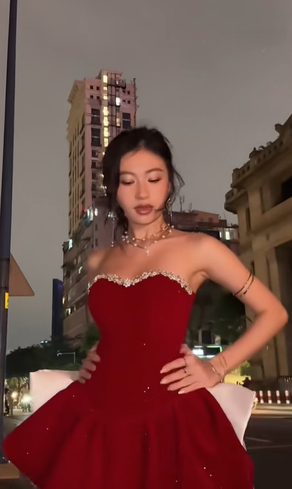 Cute A Line Sweetheart Neck Beaded Red Satin Short Homecoming Dress with White Bow SH5014
