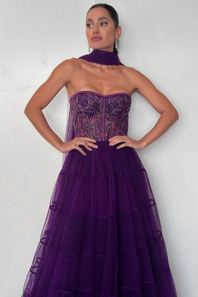 Exquisite Regency Tulle Sleeveless Strapless Long Prom Dress with Applique