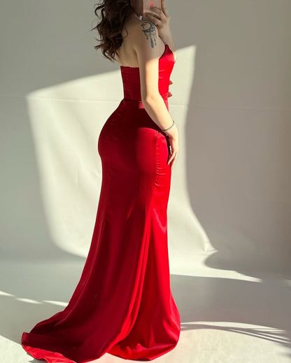 Stunning Red Satin Sweetheart Mermaid Sleeveless Prom Dress with Bow