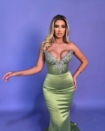 Green Sleeveless Strapless Deep V-Neck Beads Mermaid Prom Dress