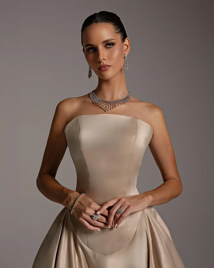 Sleeveless Strapless A-Line Elegant Prom Dress