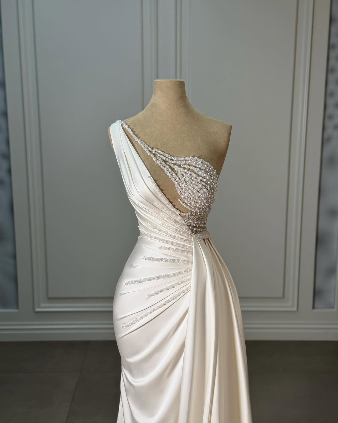 White Strapless Sleeveless Pleated Mermaid Prom Dress With Beads