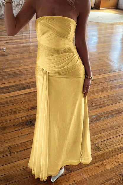 Chic Strapless Sleeveless Long Mermaid Prom Dress With Pleated