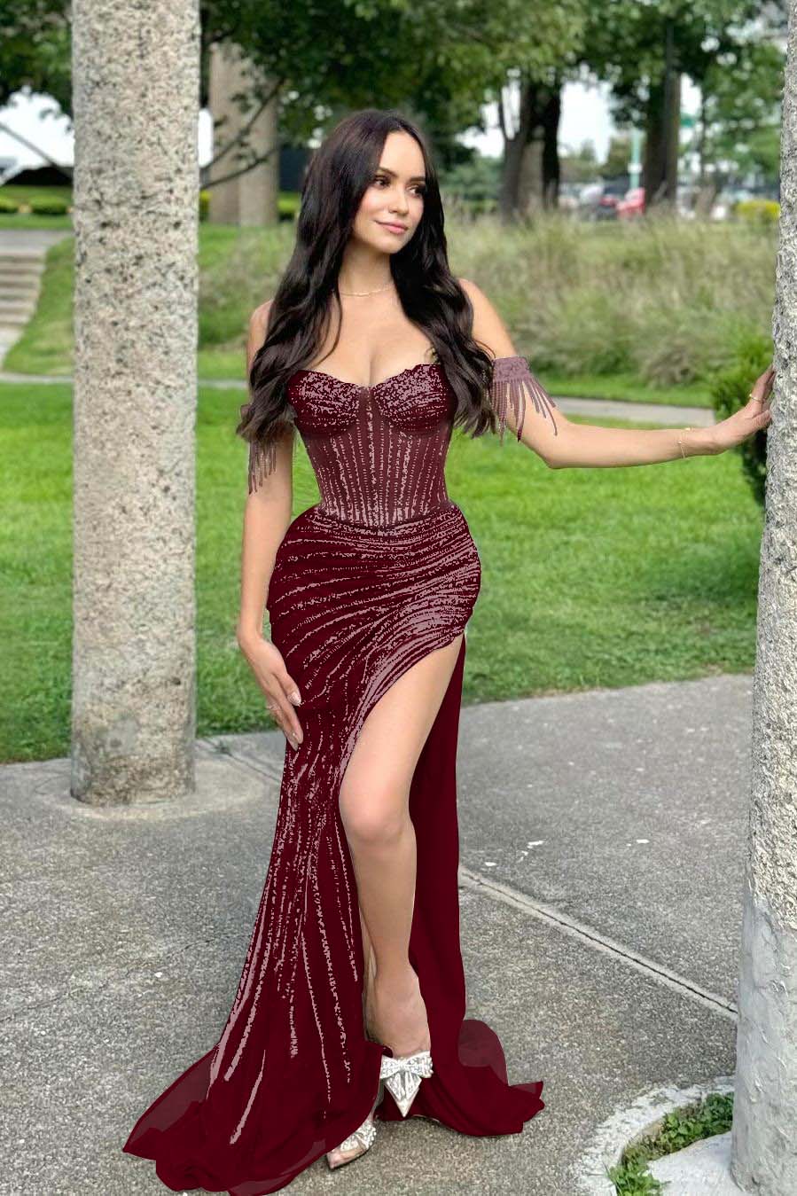 Beautiful Dark Navy Long Sleeves Sweetheart Sequins Prom Dress with Split