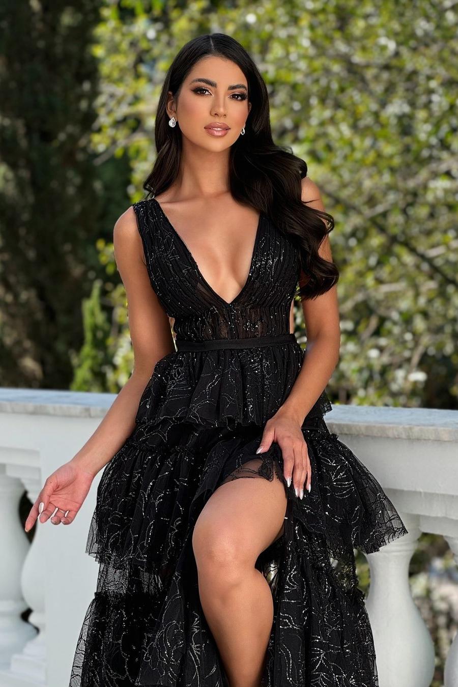 Exquisite Black Spaghtti Strap Sleeveless Deep V Neck Prom Dress with Ruffles