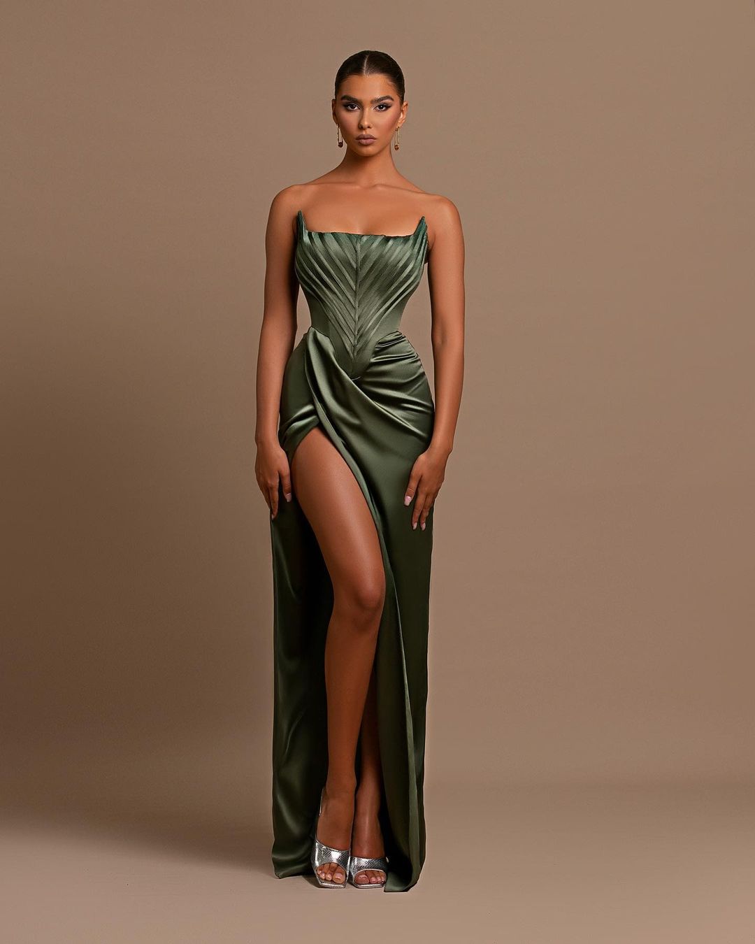 Elegant Dark Green Square Neck Slit Sleeveless Prom Dress With Pleats