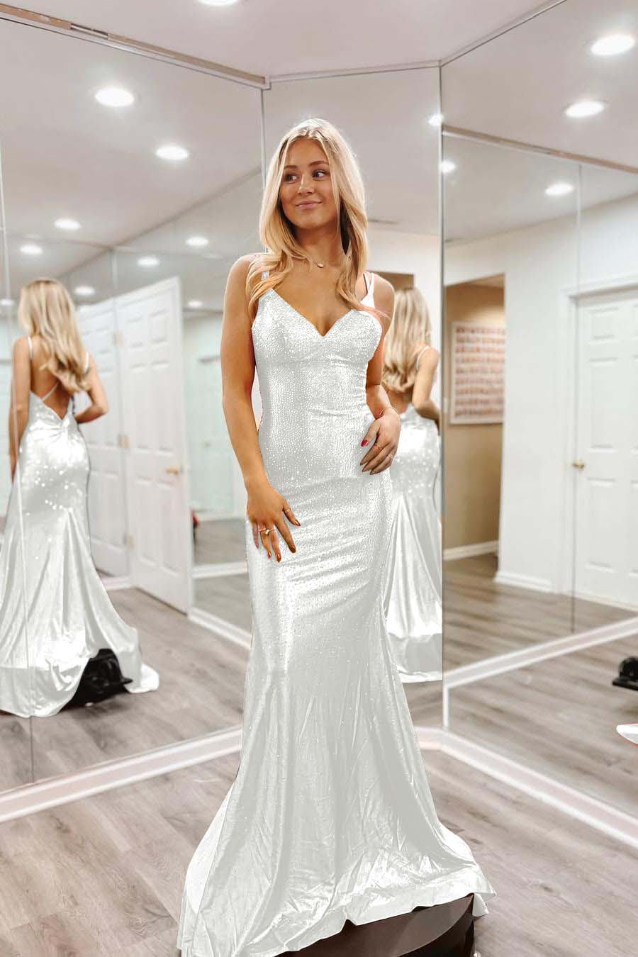 Shinning Orange Spaghtti Strap Sleeveless V Neck Mermaid Prom Dress with Beadings