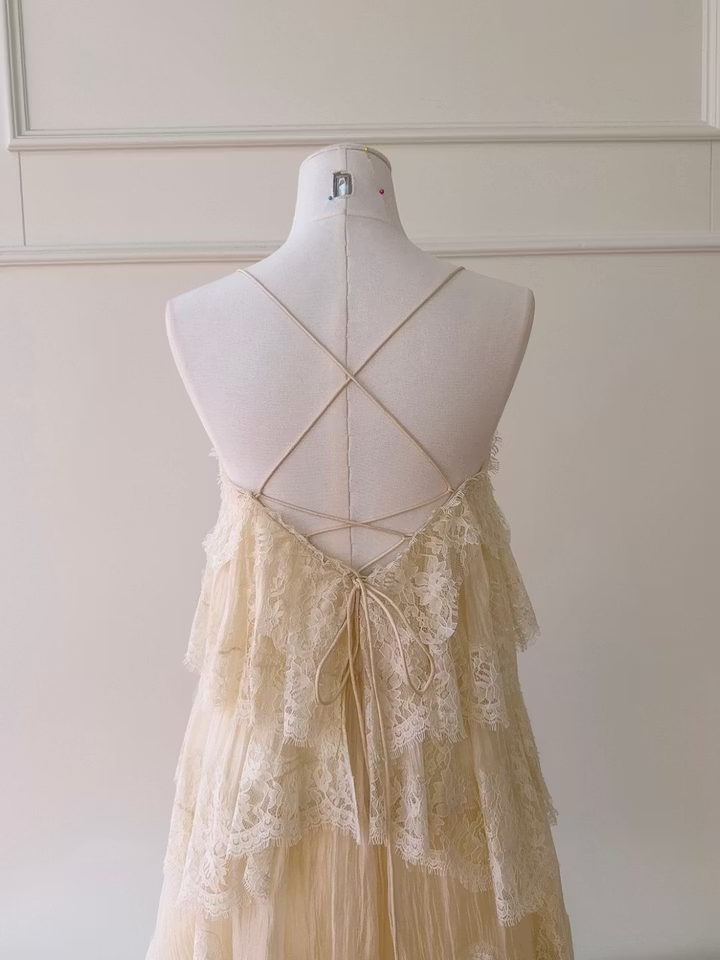 Elegant Cream Spaghetti-Straps Sleeveless Lace Pleated Evening Dress