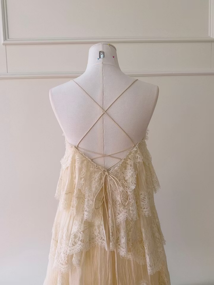 Elegant Cream Spaghetti-Straps Sleeveless Lace Pleated Evening Dress