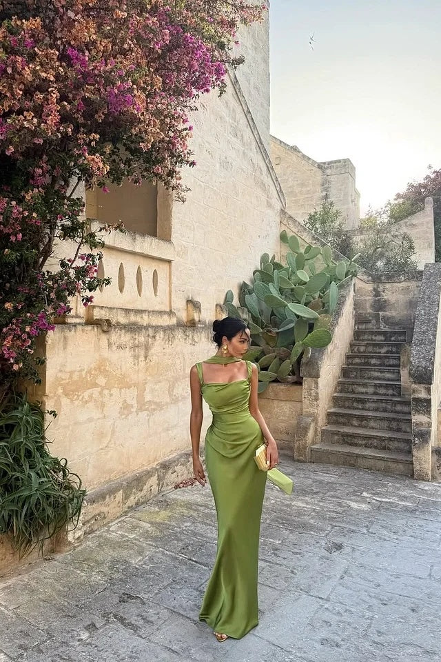 Elegant Green Square Pleated Sleeveless Evening Dress With Scarf