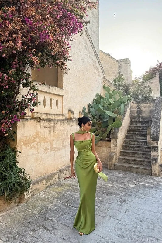 Elegant Green Square Pleated Sleeveless Evening Dress With Scarf