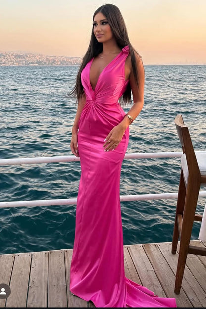 Sexy Sleeveless Deep V-Neck Mermaid Prom Dress With Pleated