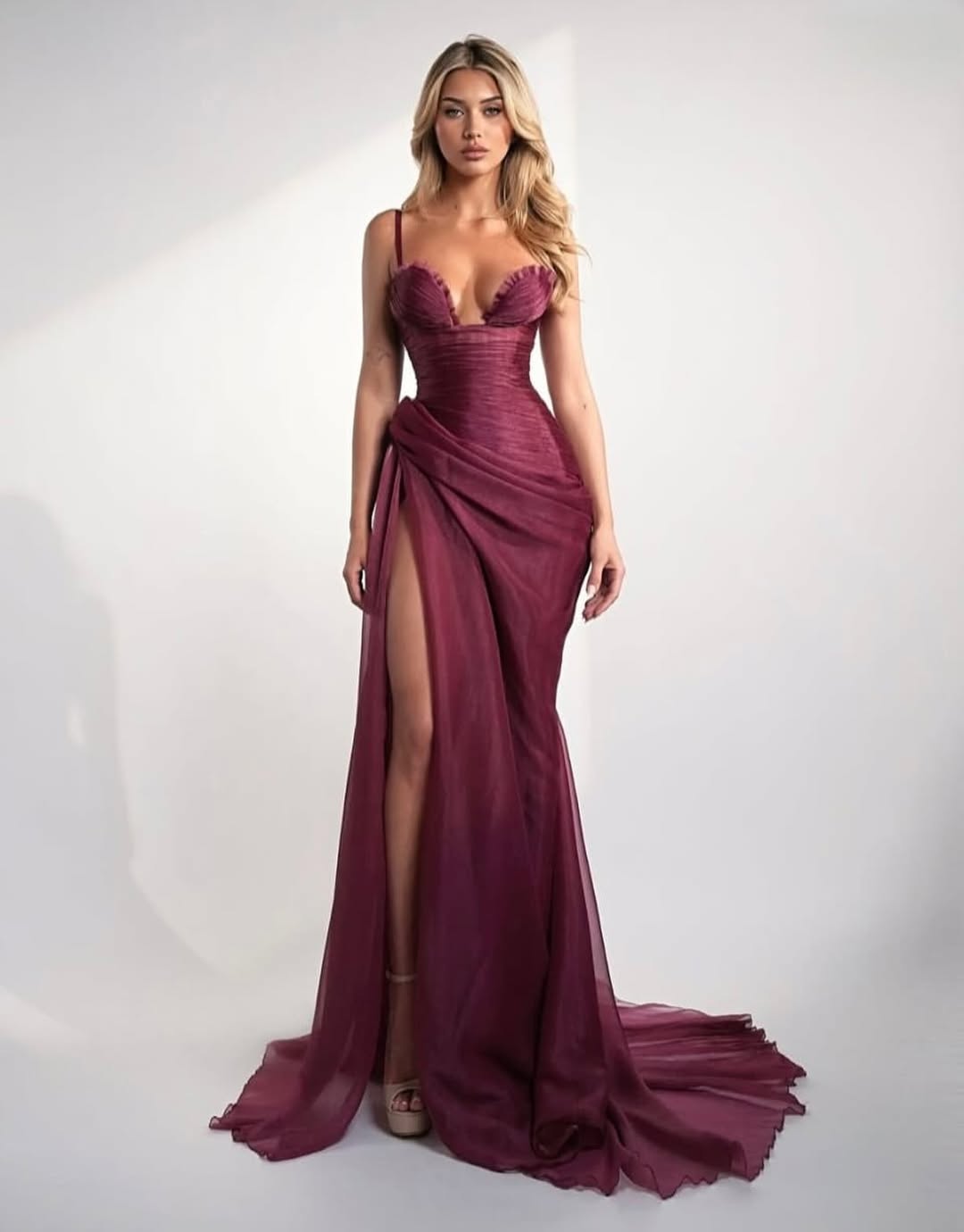 Charming Sleeveless Spaghetti Straps Split V-Neck Evening Dress With Pleated