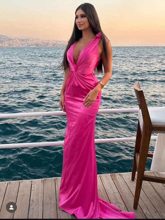 Sexy Sleeveless Deep V-Neck Mermaid Prom Dress With Pleated