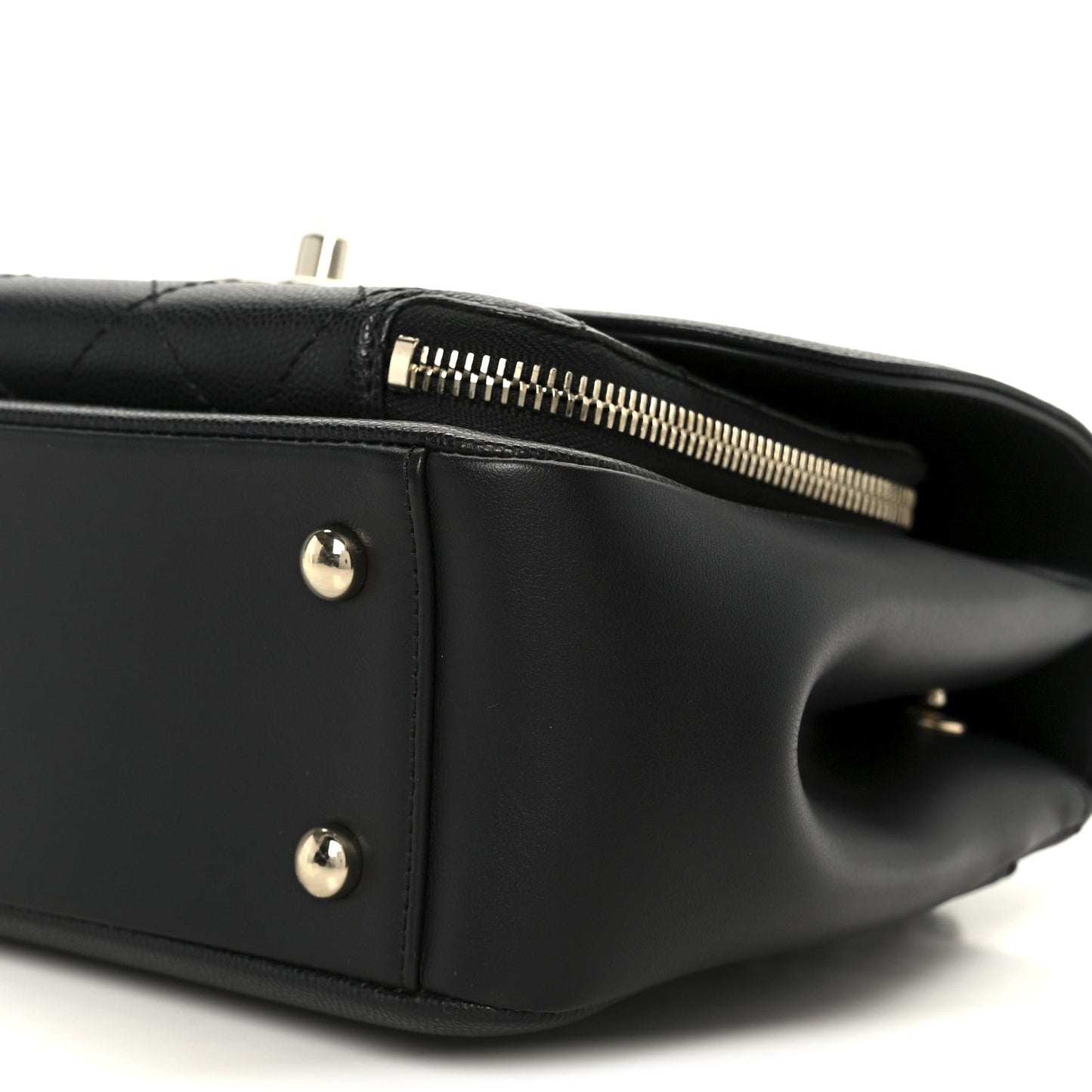 Caviar Quilted Medium Business Affinity Flap Black