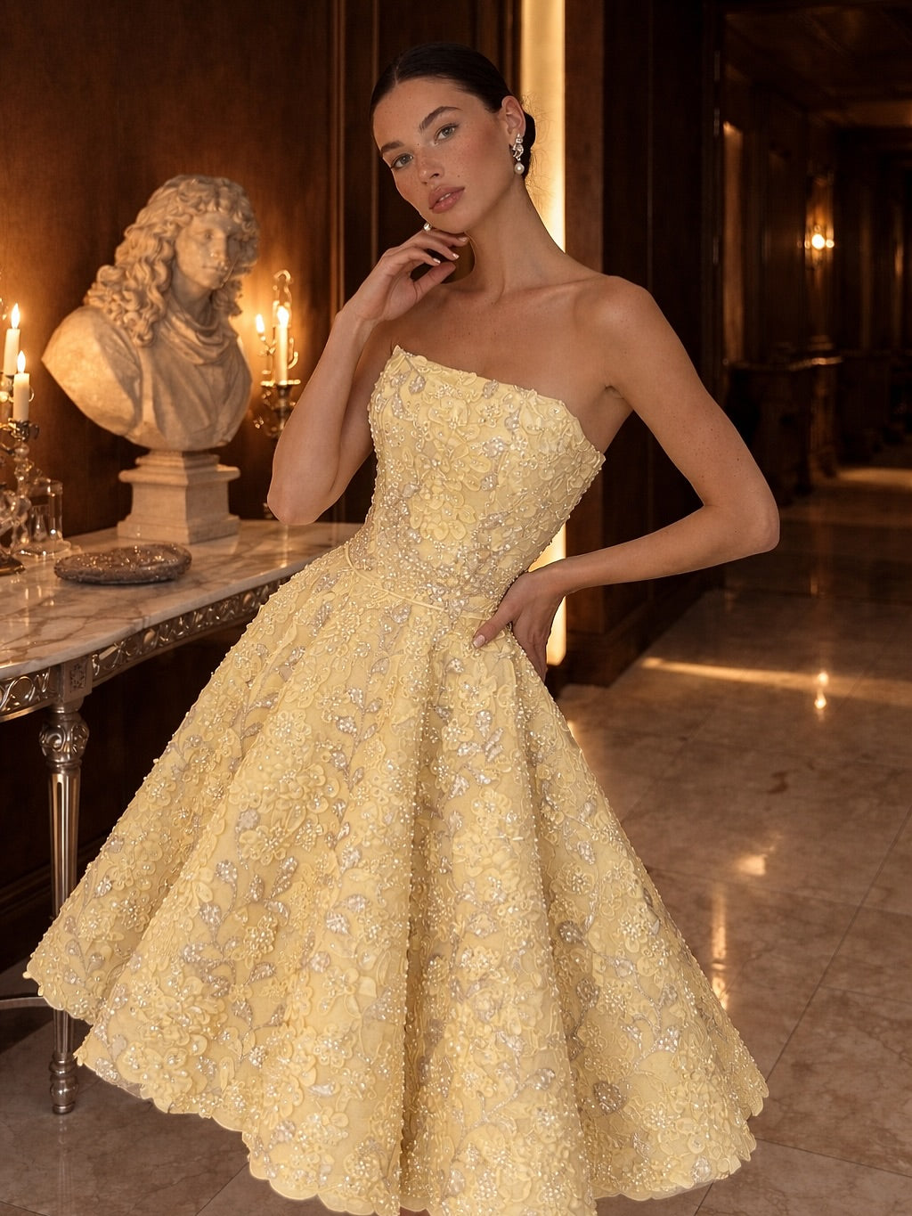 Classic Yellow Sleeveless A-Linr Embroidery Appliques Evening Dress