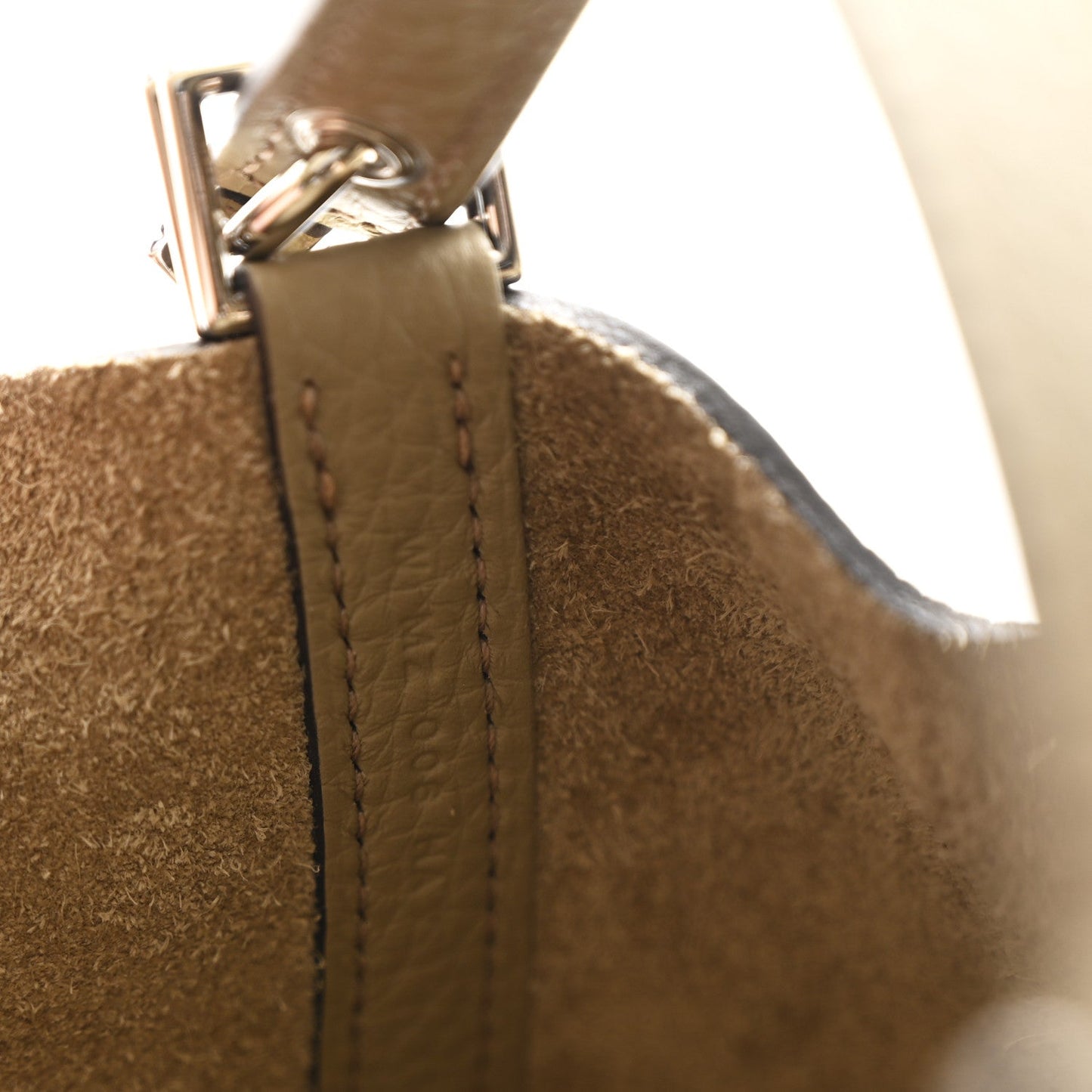 Taurillon Clemence Picotin Lock 18 PM Beige Marfa