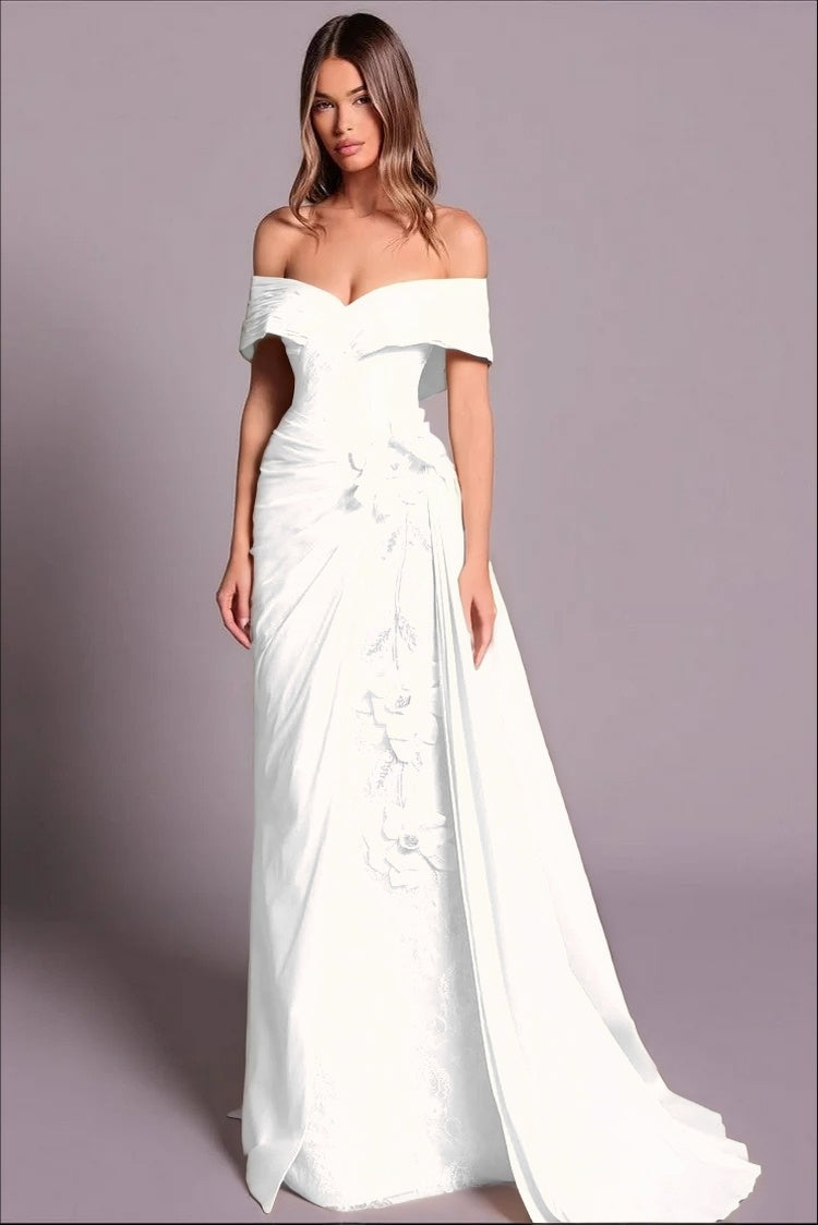 V-Neck Strapless Sleeveless Long Sheath Evening Dress With Appliques