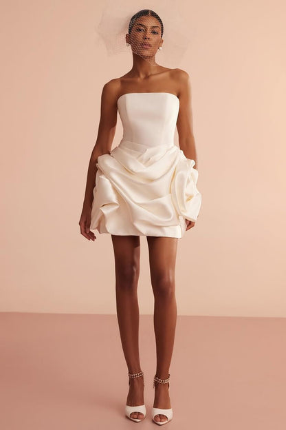 Exquiste Cream Satin Strapless Sleeveless Short Prom Dress with Pleated