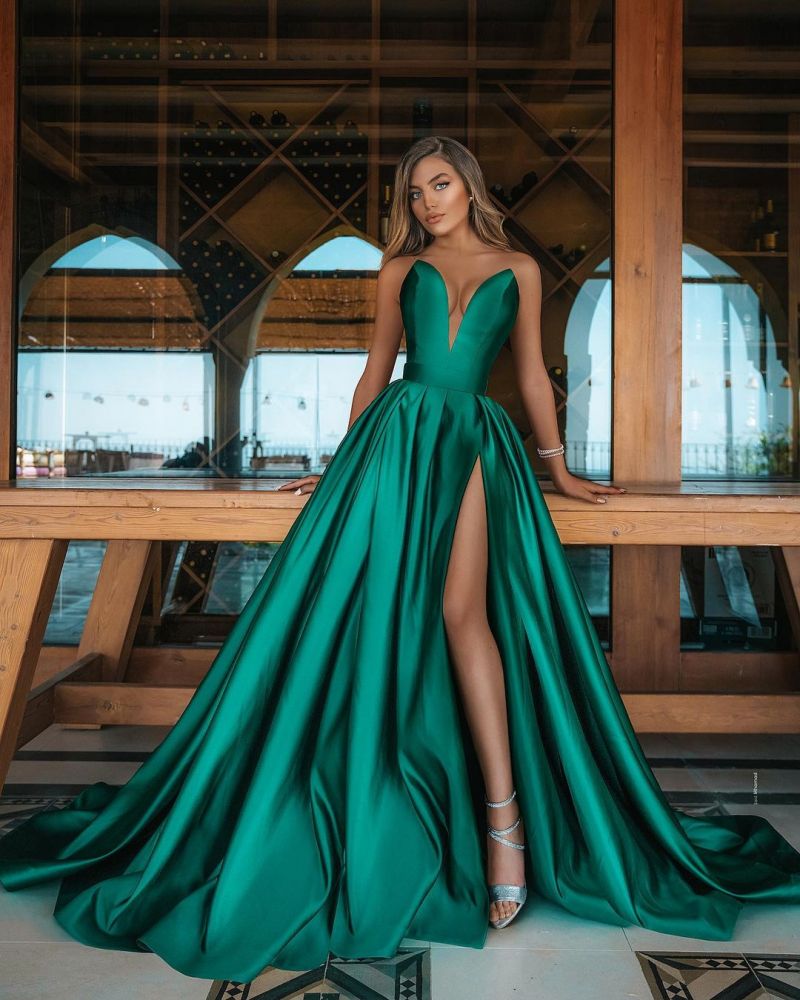 Long V-Neck Emerald Green Prom Dress With Split