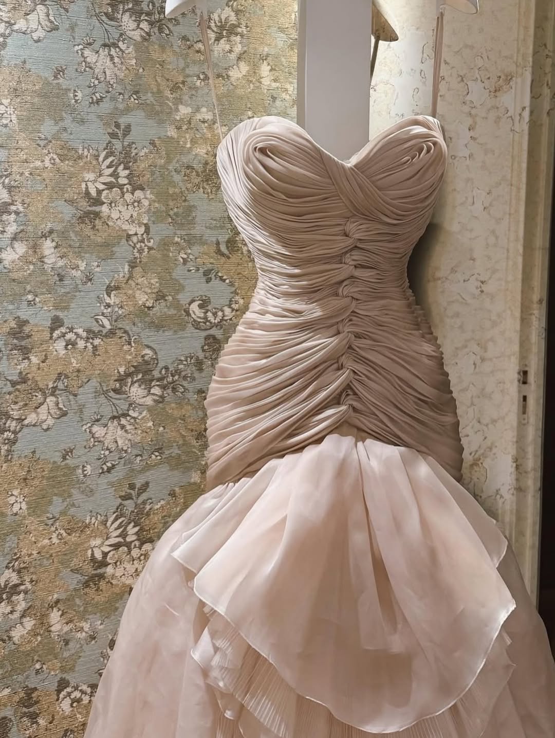 Chic Strapless Sleeveless Sweetheart Prom Dress With Pleated