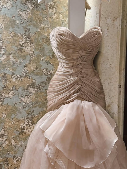 Chic Strapless Sleeveless Sweetheart Prom Dress With Pleated