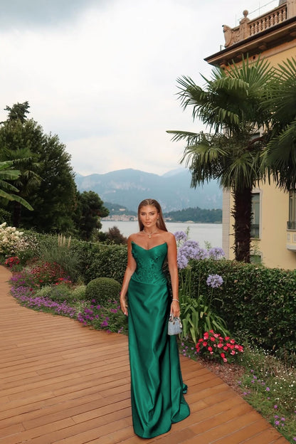 Sleeveless V-Neck Strapless Prom Dress With Appliques