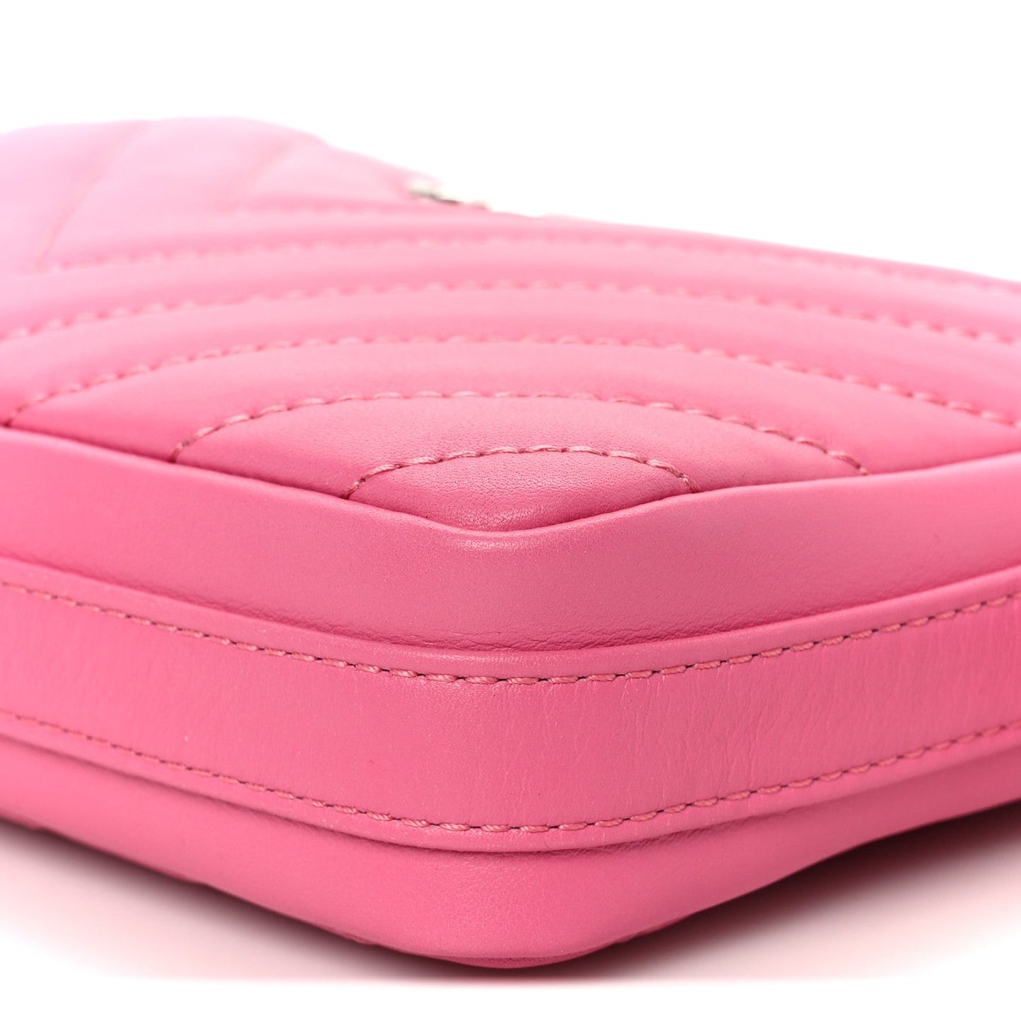Lambskin Chevron Quilted Small Promenade Camera Case Pink