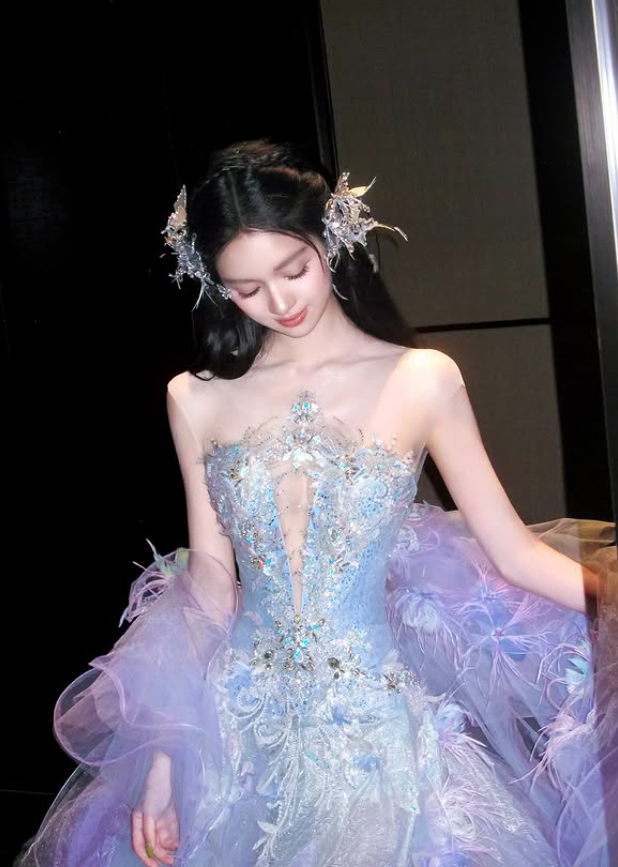 Dreamy Purple Ball Gown V Neck Exquisite Beaded Organza Long Prom Dress SH5032