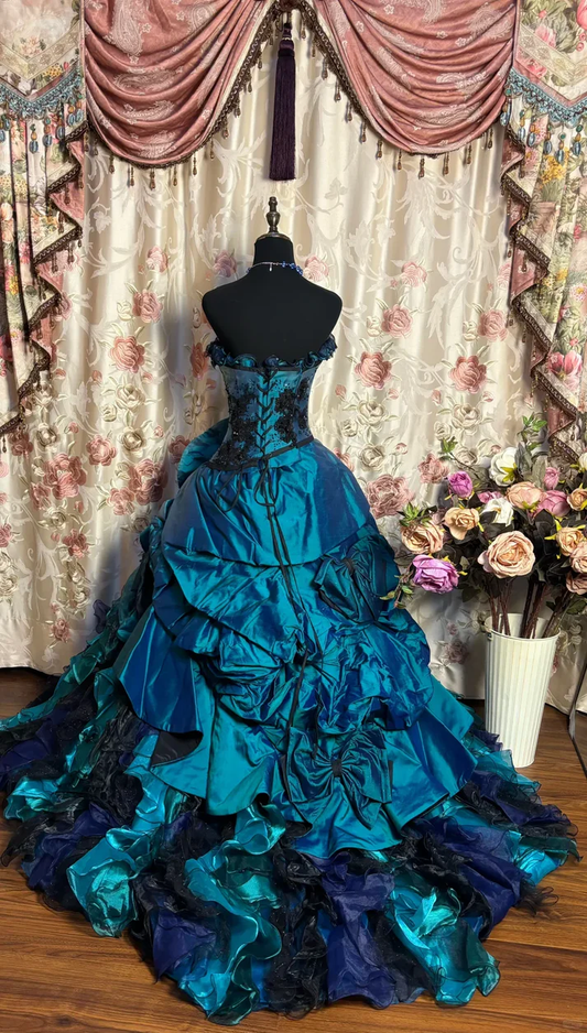 Vintage Ball Gown Strapless Satin Tulle Pleated Appliques Quinceanera Dress D1166