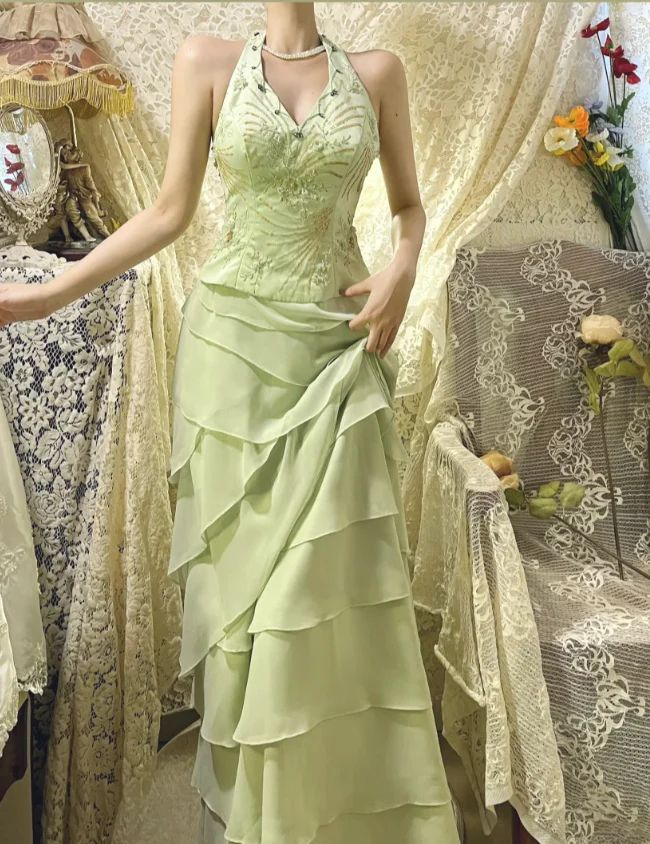 Classy Green Halter V Neck Chiffon Beaded Layered Mermaid Long Party Dress Evening Gown D1834