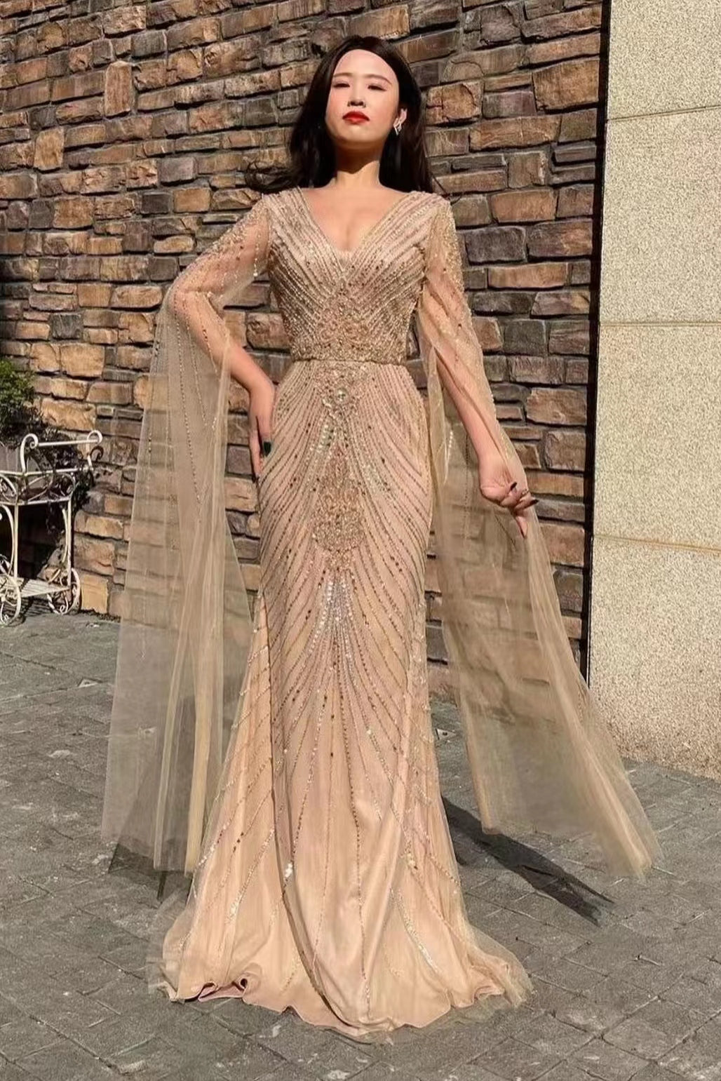 Amazing V-Neck Long Sleeves Tulle Mermaid Prom Dress With Beadings