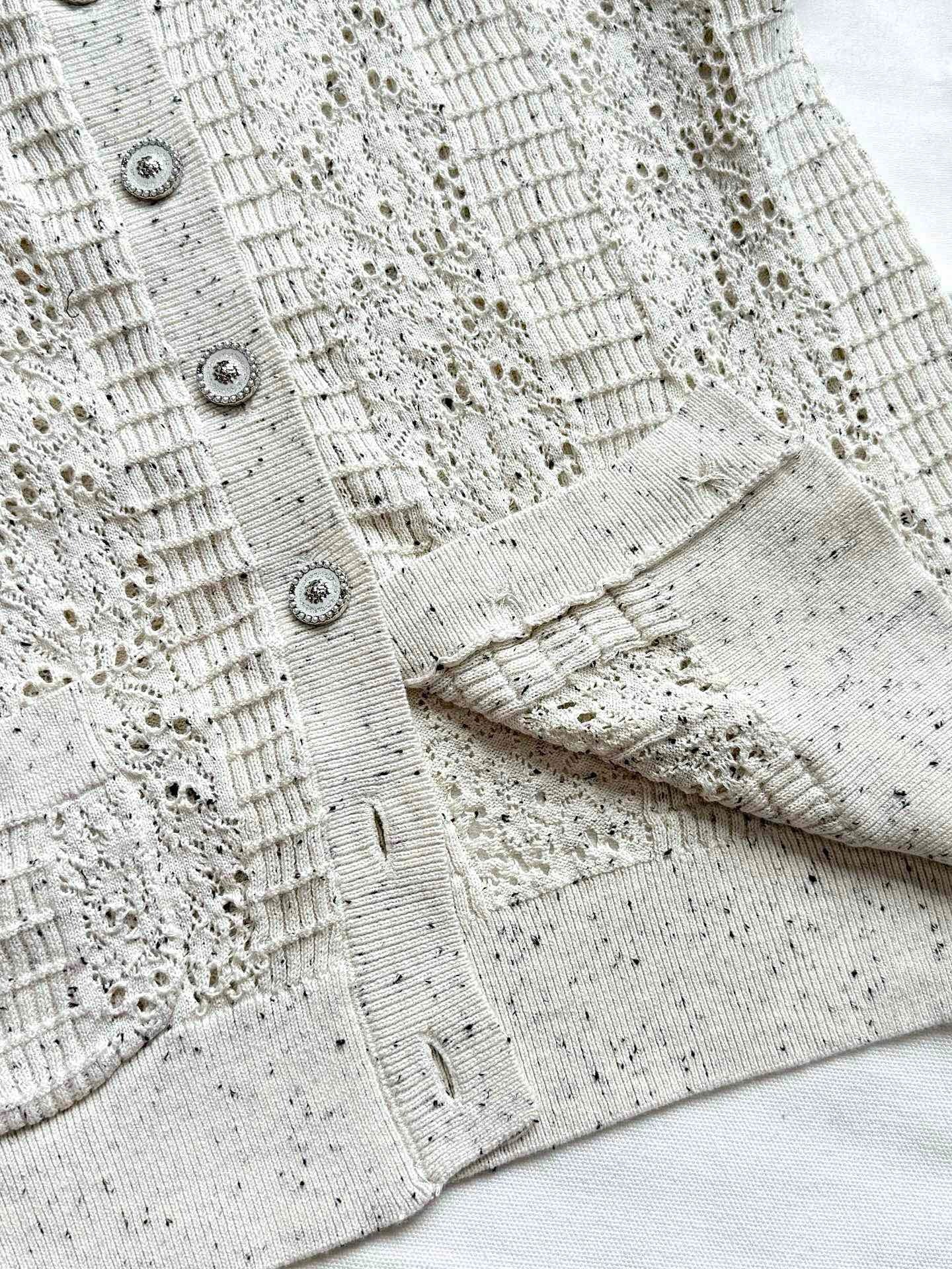 CHANEL SWEATER STYLE 81