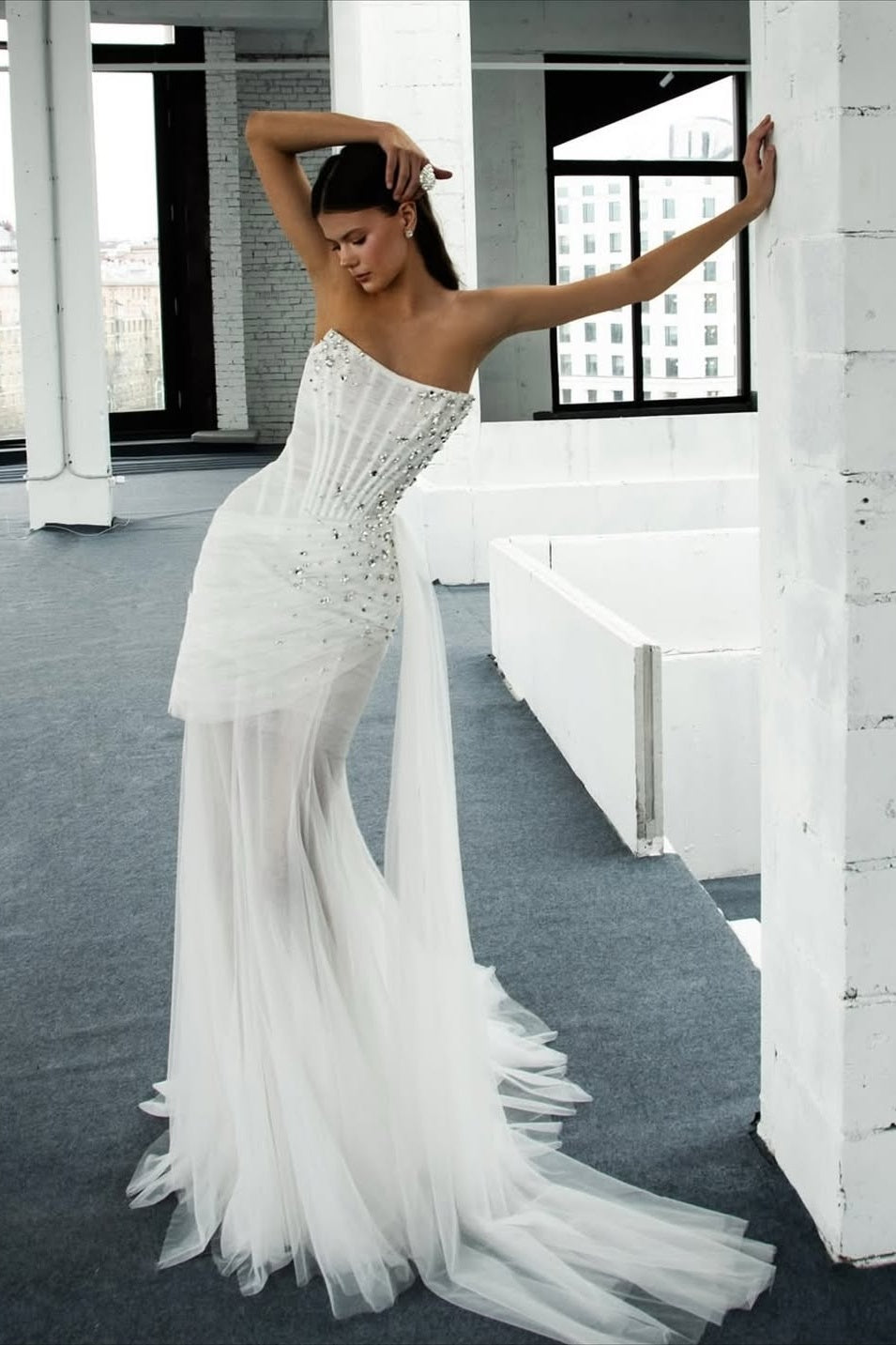 White Stunning Beads Sleeveless Strapless Tulle Prom Dress