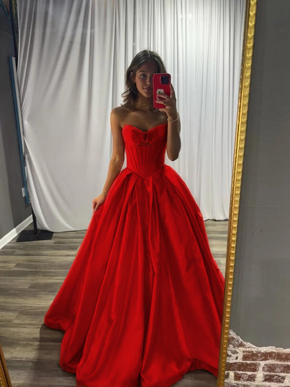Elegant Sleeveless Strapless A Line Prom Dress With Pleated