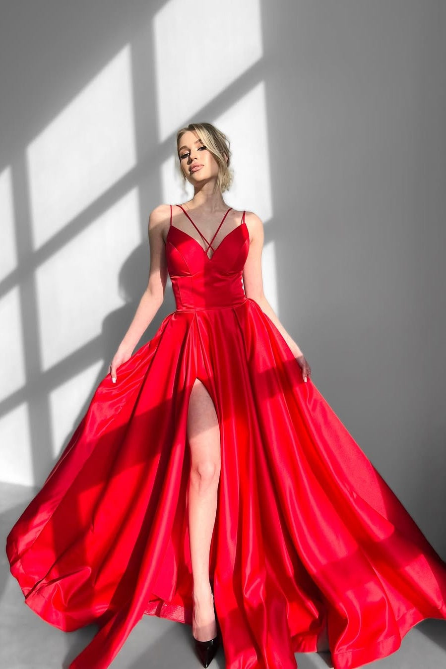 Red Sleeveless Spaghetti Halter Straps V-Neck A-Line Prom Dress