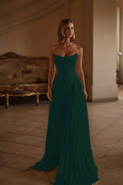 Exquisite White Satin Strapless Sleeveless Long Pleated Prom Dress with Applique